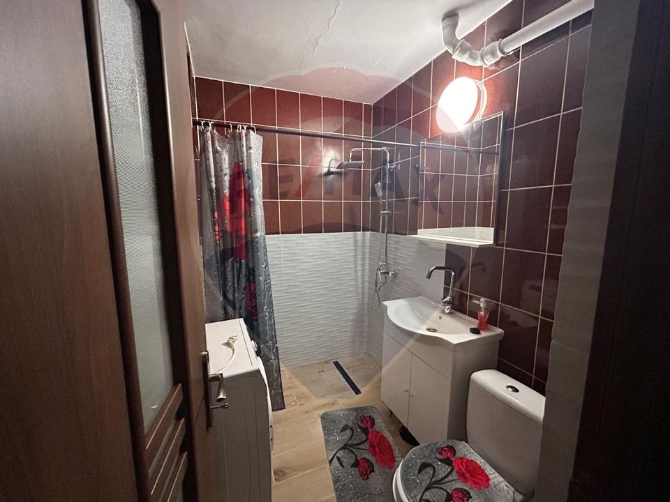 Apartament cu 3 camere de vânzare