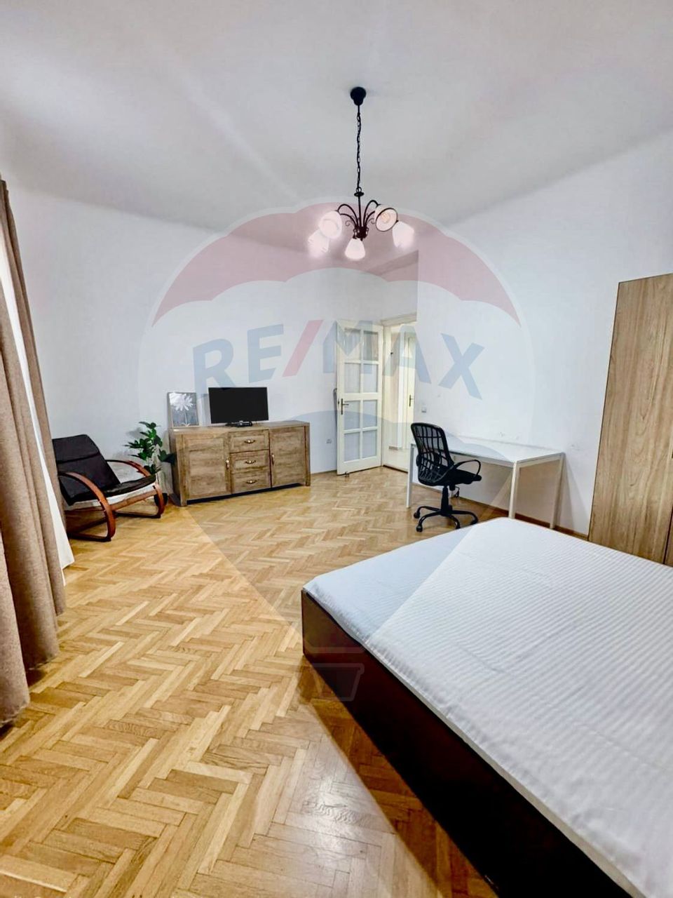 Apartament de inchiriat - 3 camere - Piata Mihai Viteazu