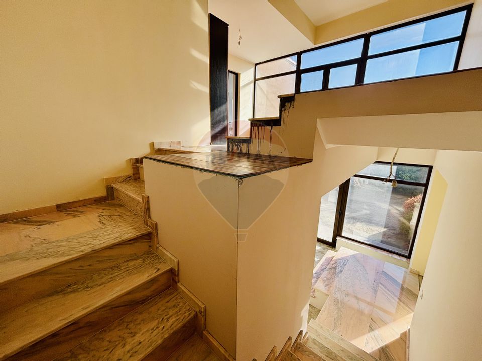 6 room House / Villa for sale