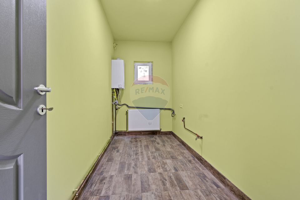 7 room House / Villa for sale, Sannicolau Mic area