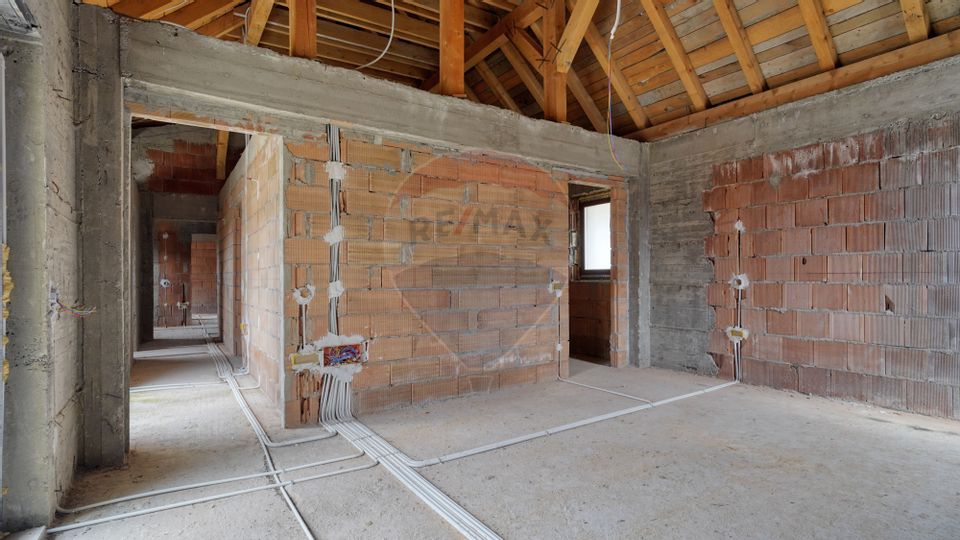 Casă / Vilă cu 6 camere de vânzare în Predeal