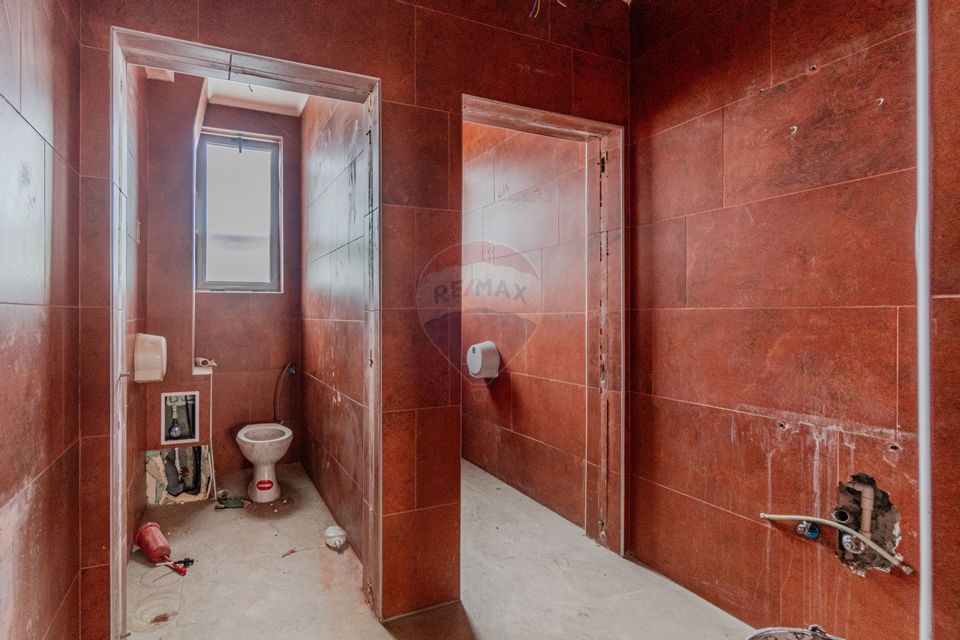 Cladire de 902 mp utili de vânzare, zona Grivitei - DN 13, COMISION 0