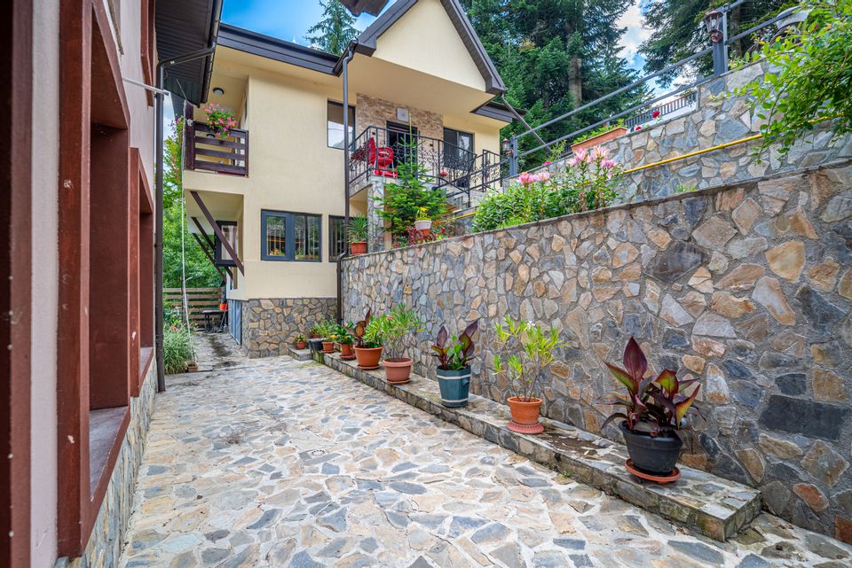 Vila moderna cu 2 corpuri in Busteni | Ideala pentru turism