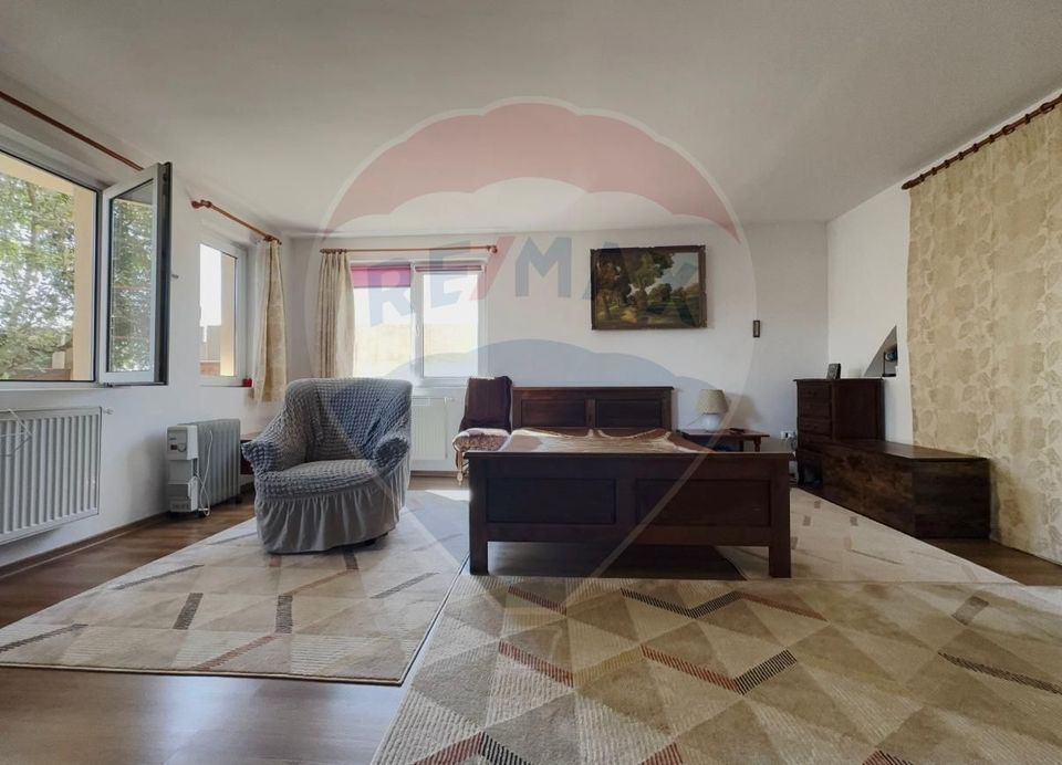 Casă / Vilă cu 6 camere de vânzare