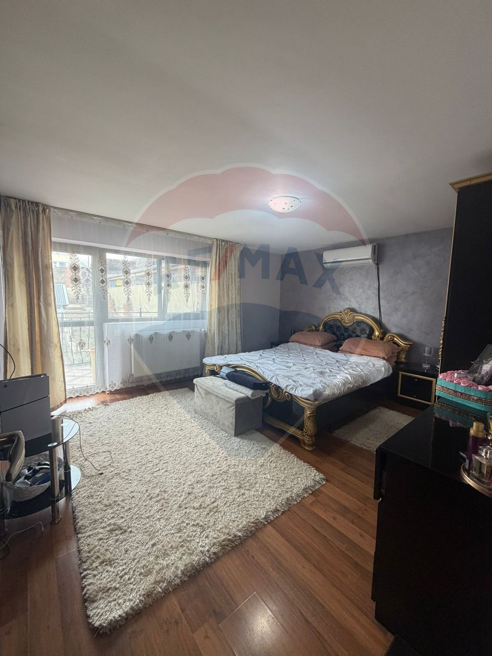 5 room House / Villa for sale, 1 Mai area