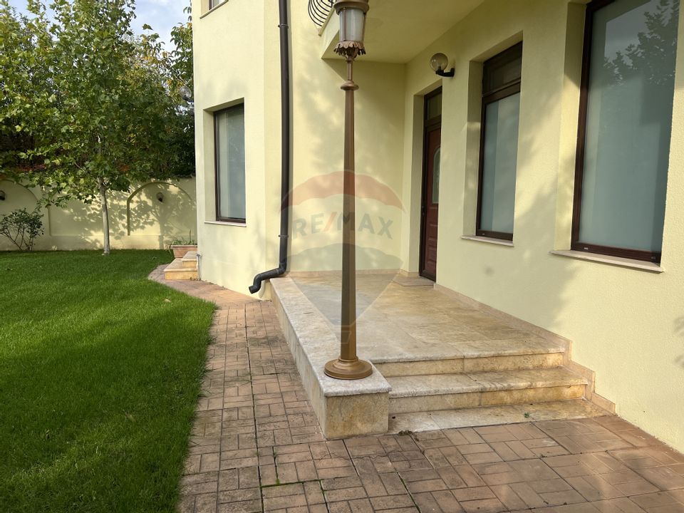 Casă / Vilă cu 5 camere de închiriat în zona Pipera