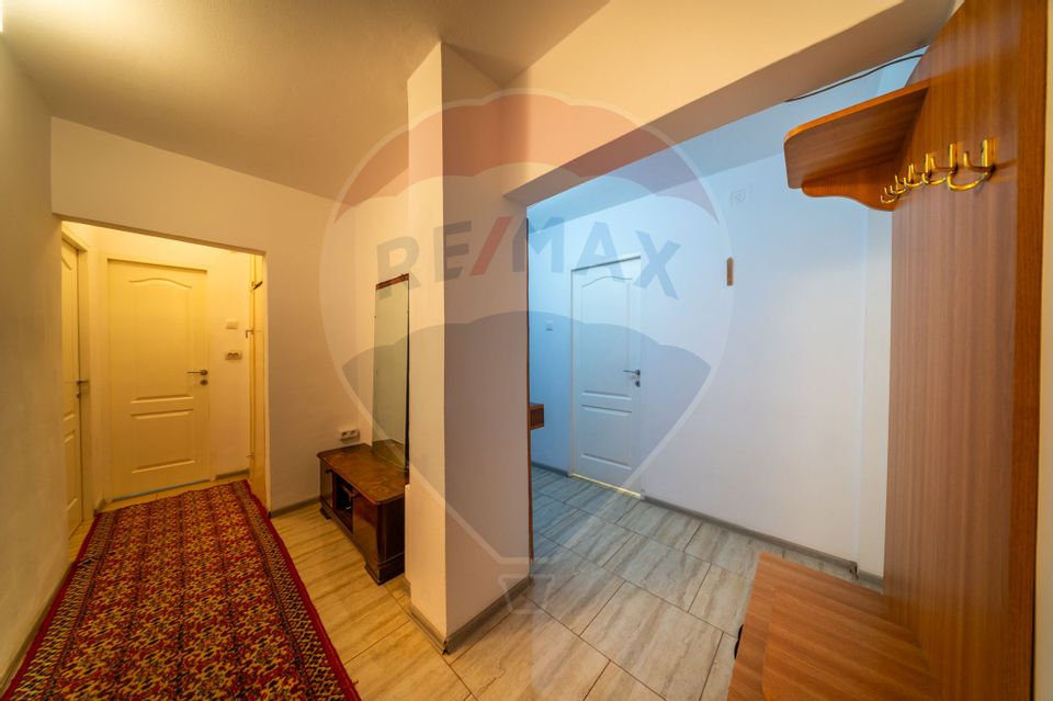 Apartament cu 4 camere de închiriat în zona Podgoria