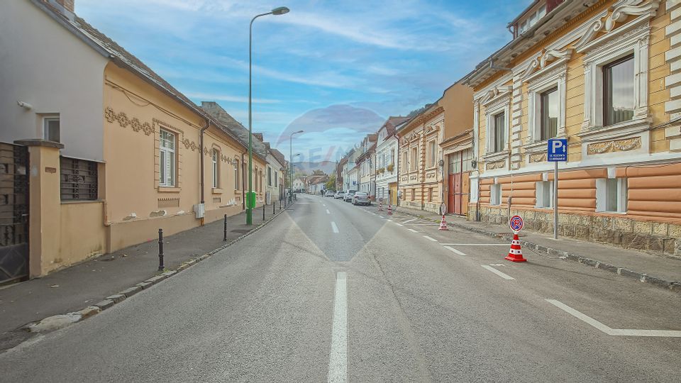 Apartment with Tâmpa View, Historic House – Unirii Square, Brașov