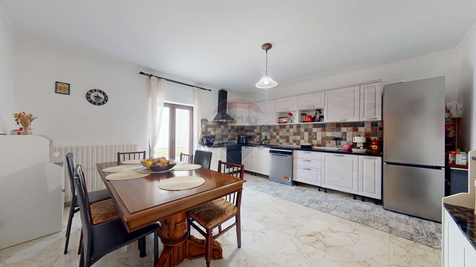 Doua case, 8 camere- oportunitate business - Bod, 2164 mp teren