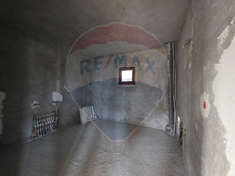 6 room House / Villa for sale, Izvoare area