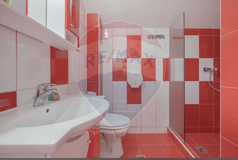 Casă / Vilă cu 16 camere de vânzare Sanmartin/Stefan cel Mare