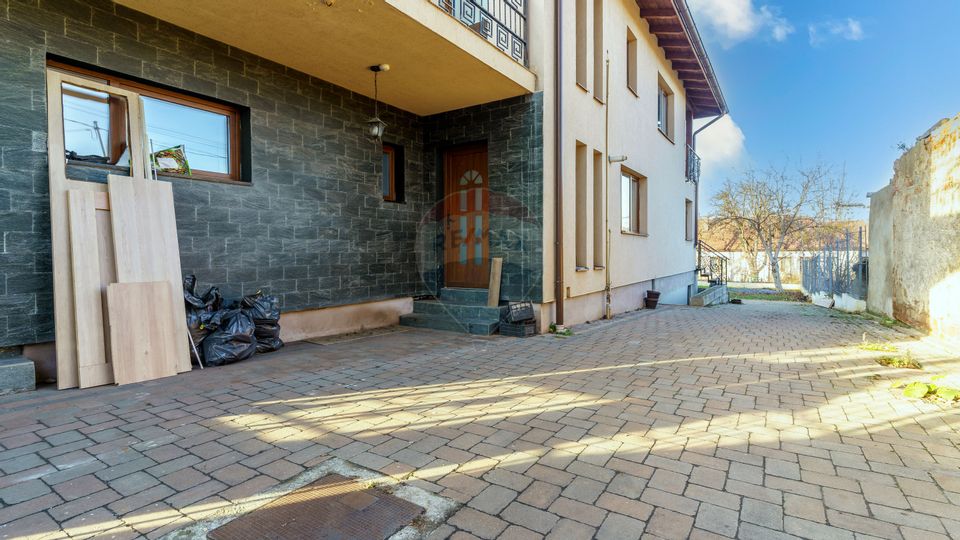 Casă / Vilă cu 4 camere de închiriat în zona Nord-Vest, Comision 0%