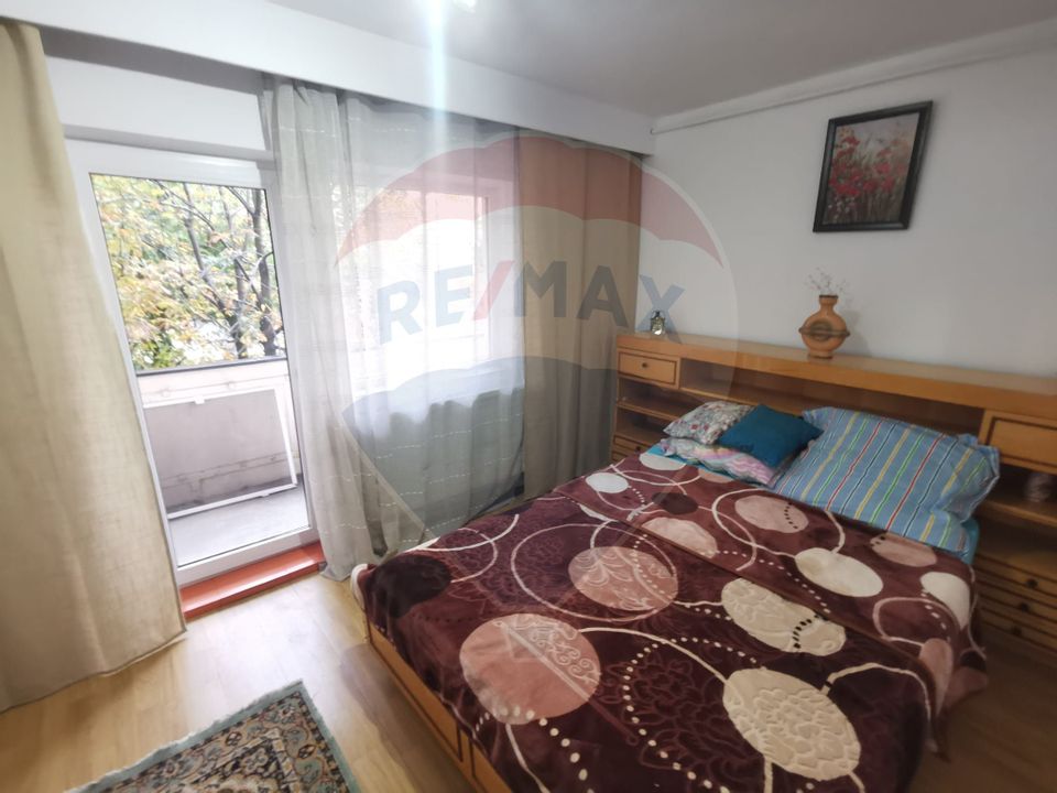 Apartament cu 3 camere de închiriat în zona Garii