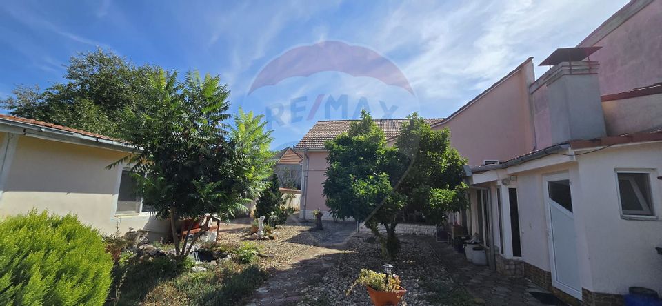 8 room House / Villa for sale, Central area