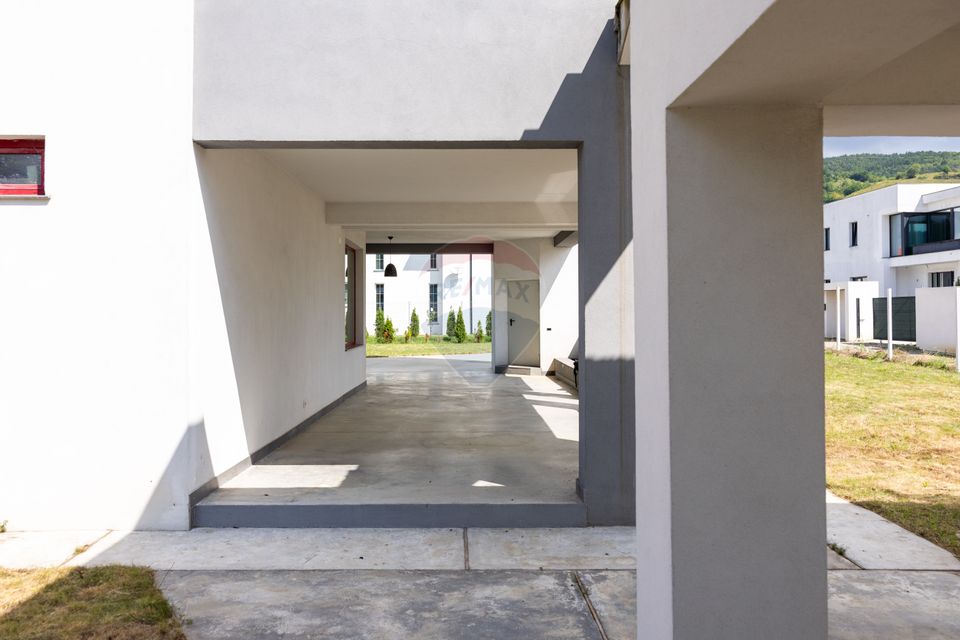 5 room House / Villa for sale