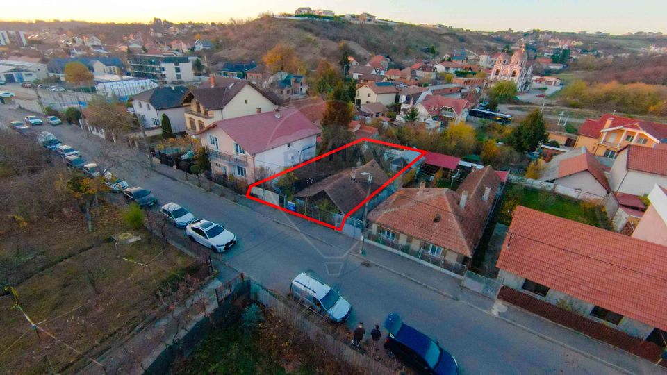 Casă cu 3 camere de vânzare în zona Centrală, Strada Gheorghe Doja