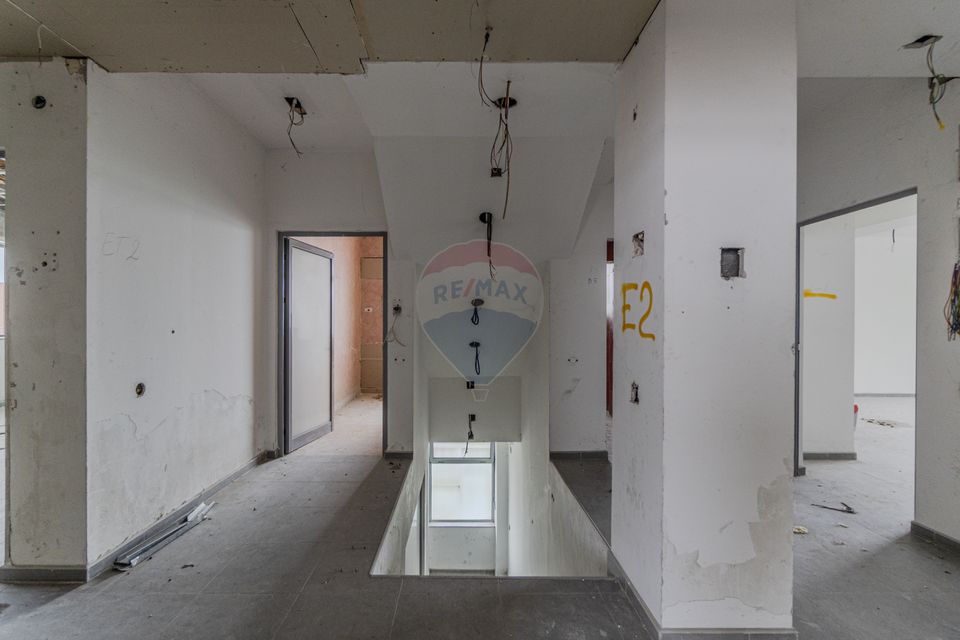 Cladire de 902 mp utili de vânzare, zona Grivitei - DN 13, COMISION 0