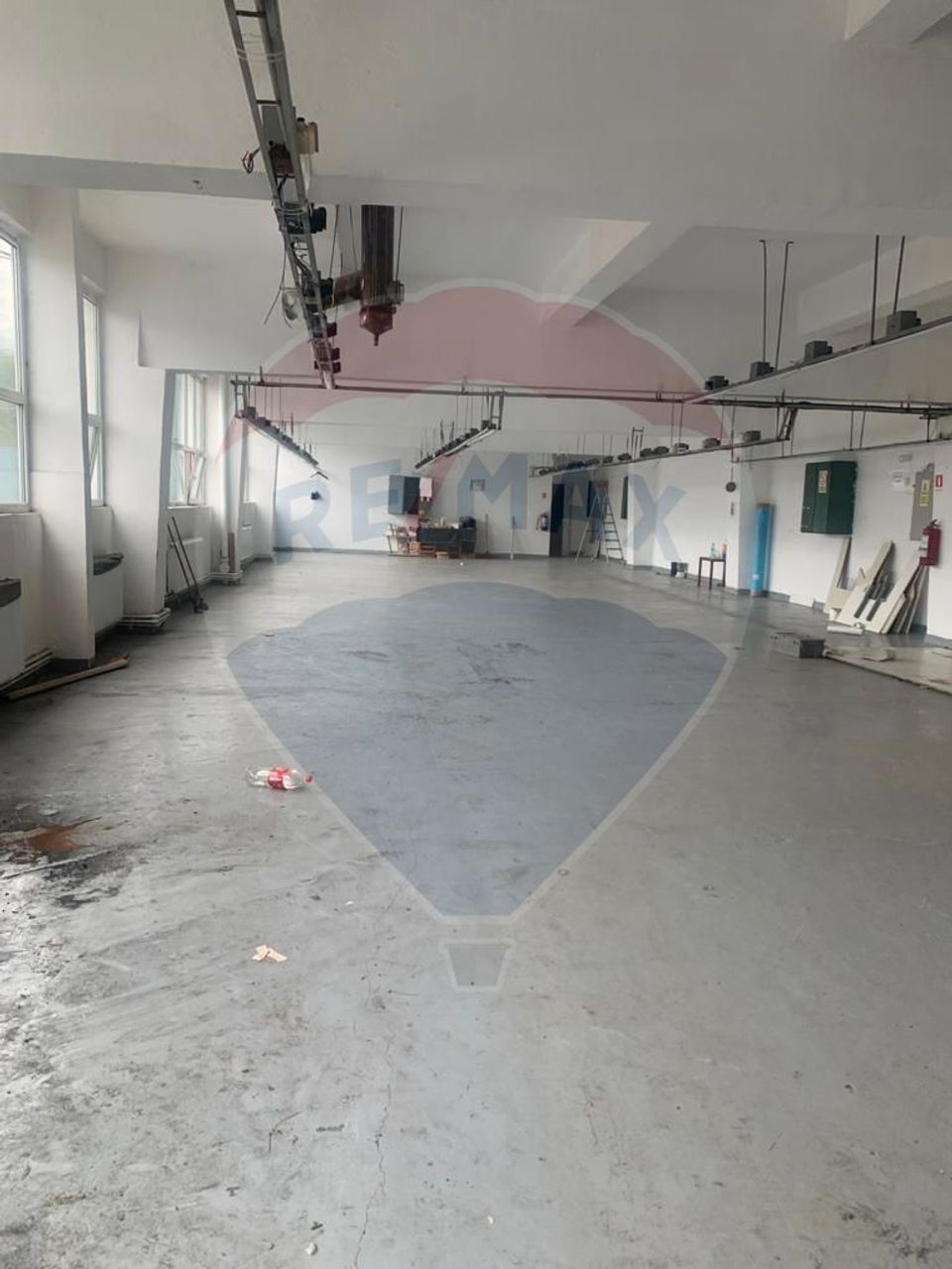 400sq.m Industrial Space for rent, Periferie area