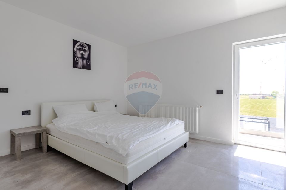 Vilă de lux cu piscina de închiriat