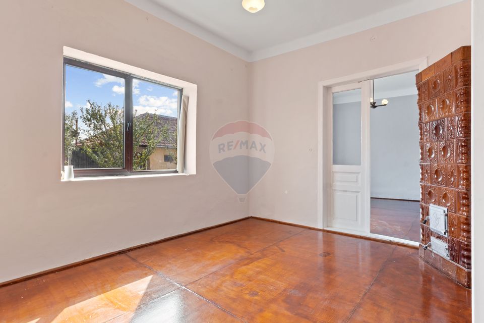 Casă renovată recent, zona centrală Pecica