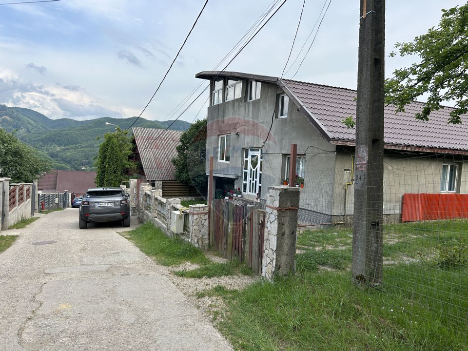 URGENT! Casă / Vilă cu 6 camere de vânzare în zona Ferneziu