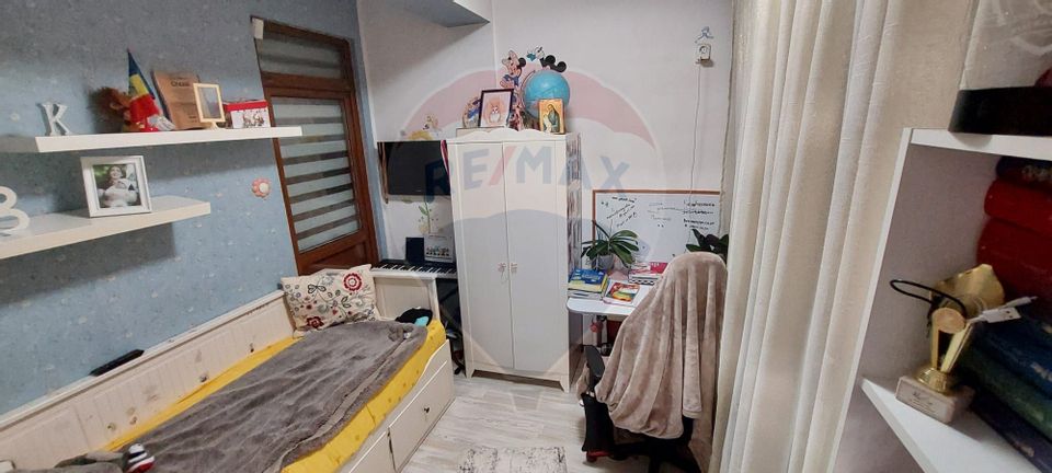 Apartament cu 3 camere de vânzare în zona Central