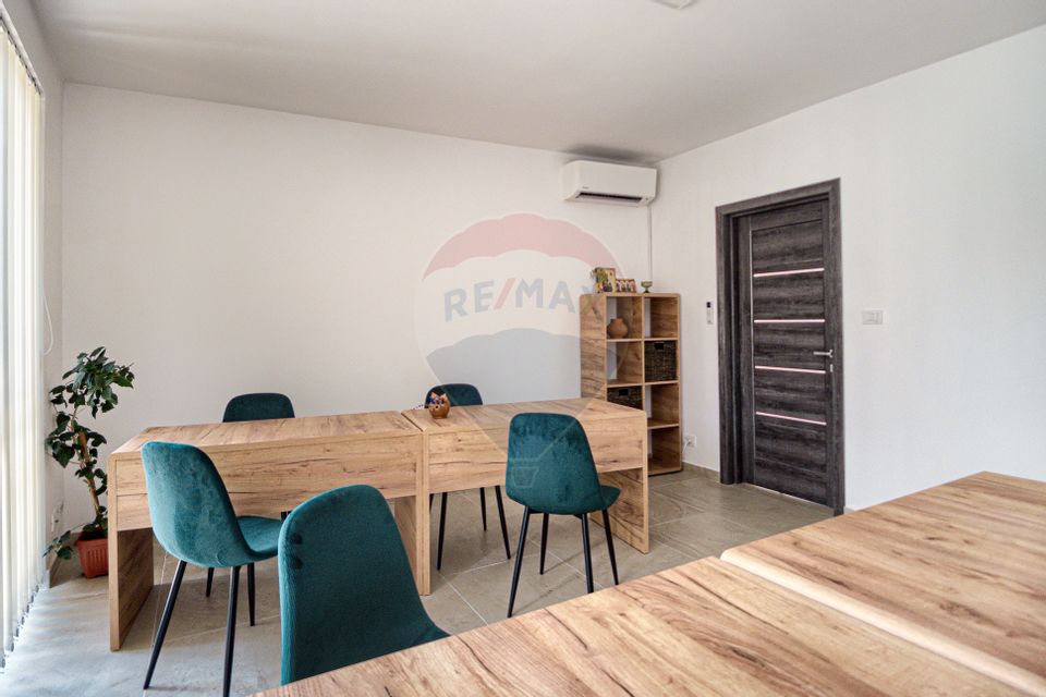 39sq.m Commercial Space for rent, Central area