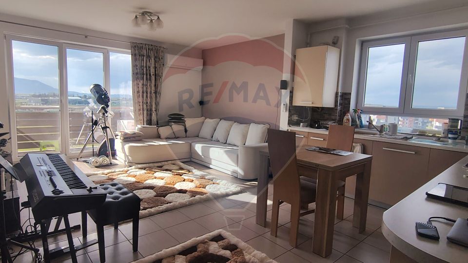Apartament cu 3 camere de vânzare în Avangarden 3