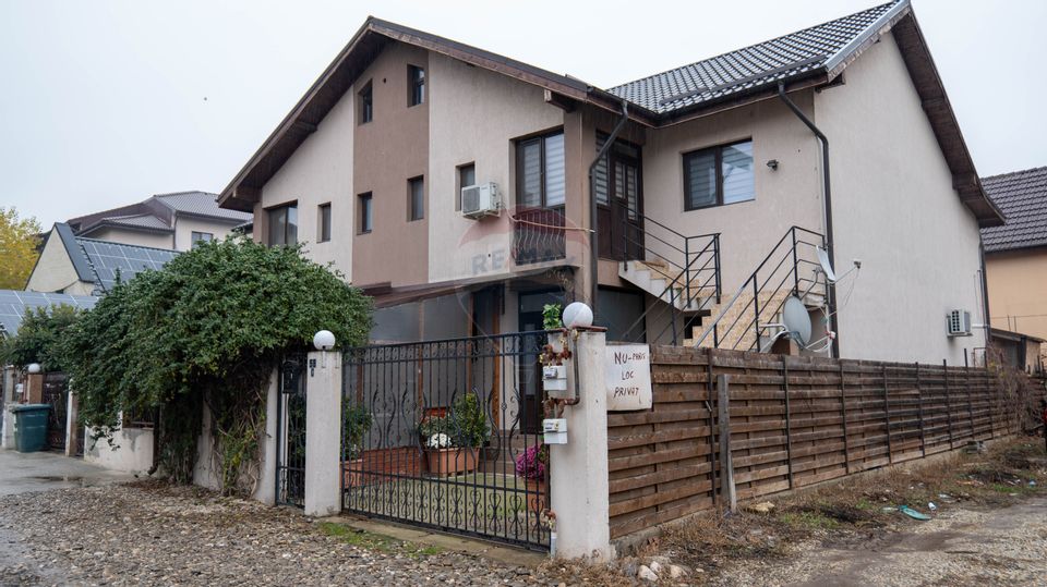 Vanzare apartament 3 camere, in vila cu curte si terasa, Fundeni