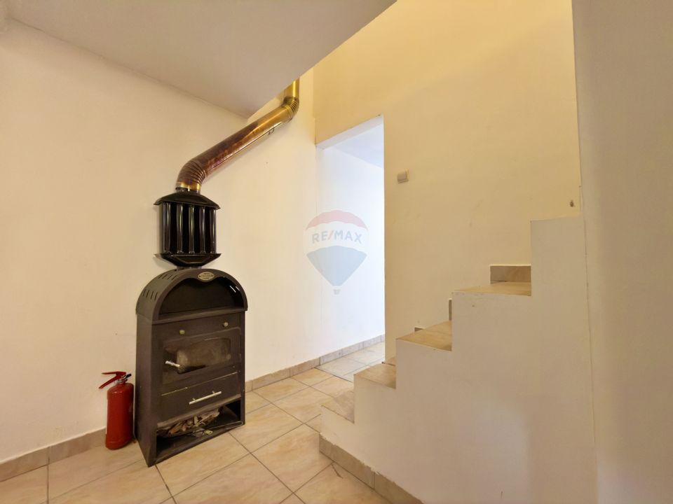 Casă cu 3 camere de vânzare în zona 3 Insule, Arad