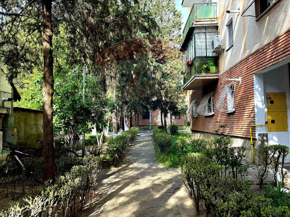 Apartament 2 camere, mobilat si utilat nou, gata de mutare, Boul Rosu