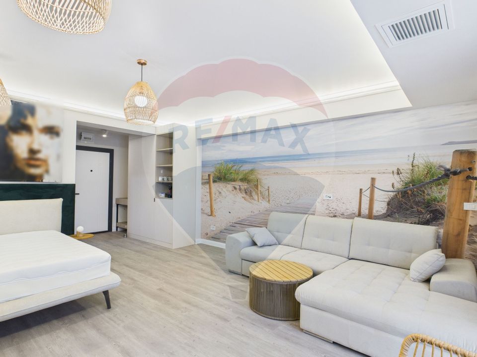 Studio cu vedere la mare | White Titanic – Mamaia Sat