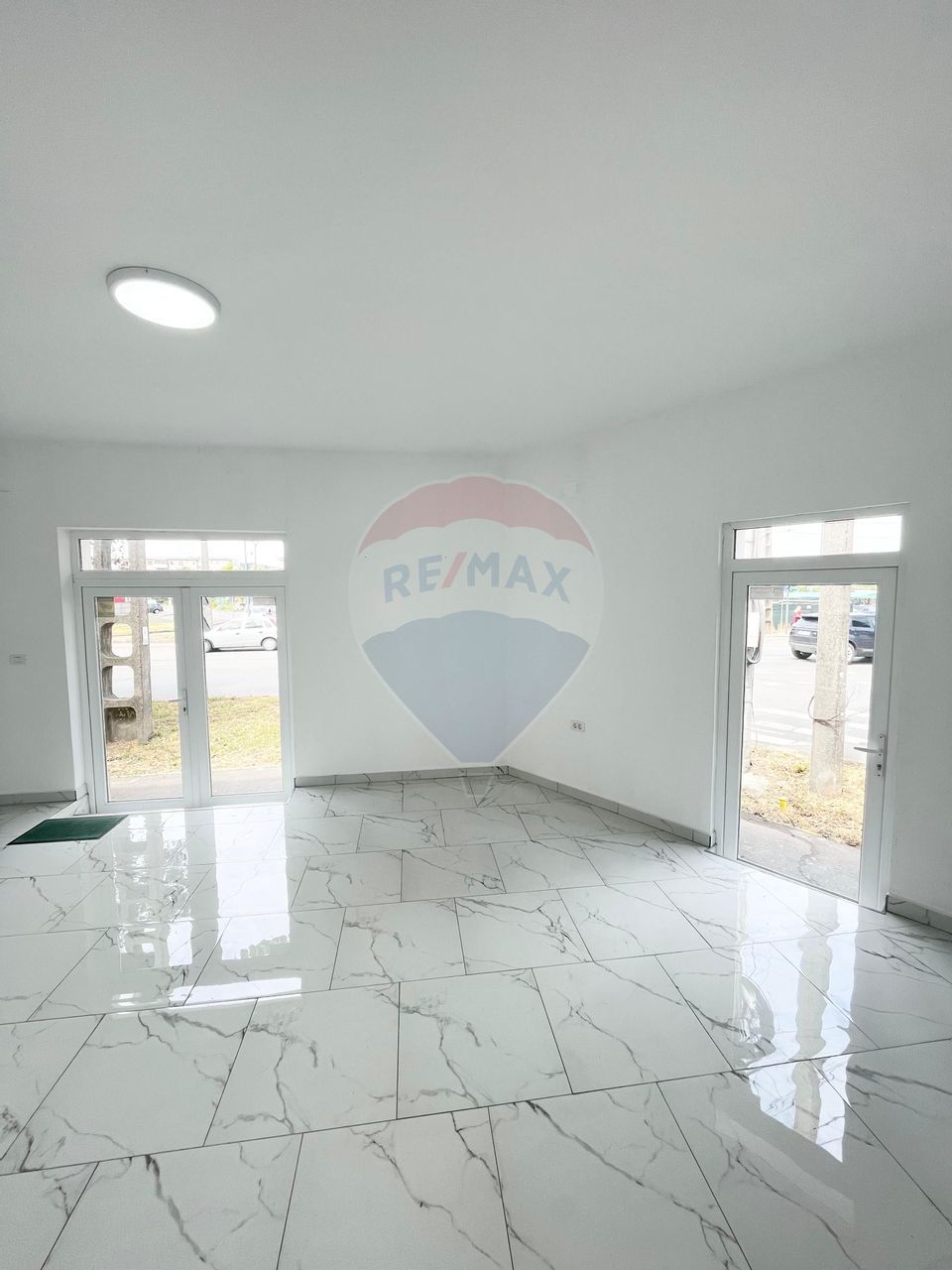 Spațiu comercial stradal de inchiriat