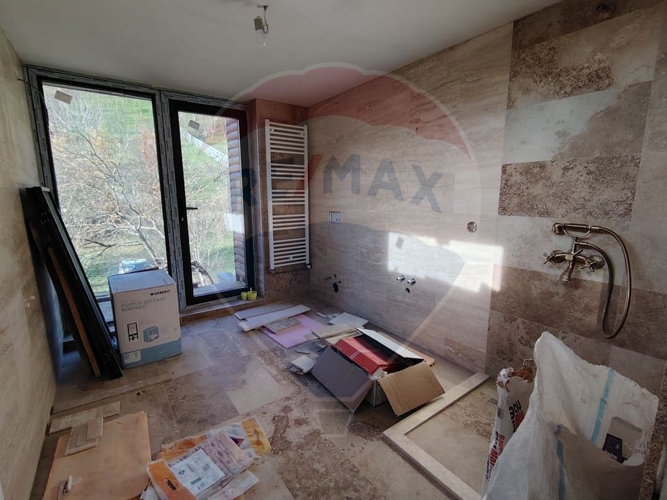 Lux Mediteranean si Intimitate pe 4.000 mp Domeniu Privat Gura Vaii
