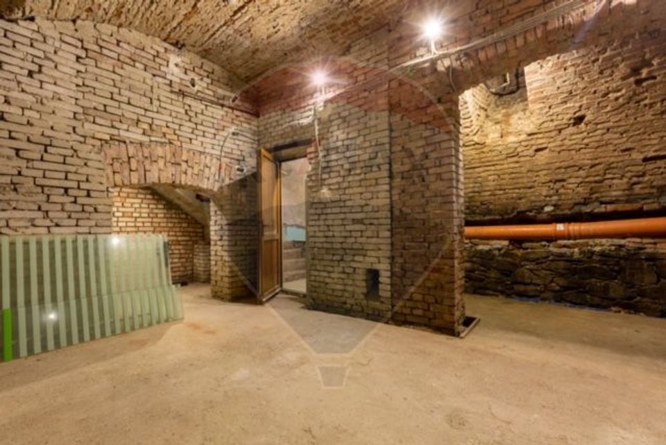 400sq.m Proprietate specială for sale, Ultracentral area