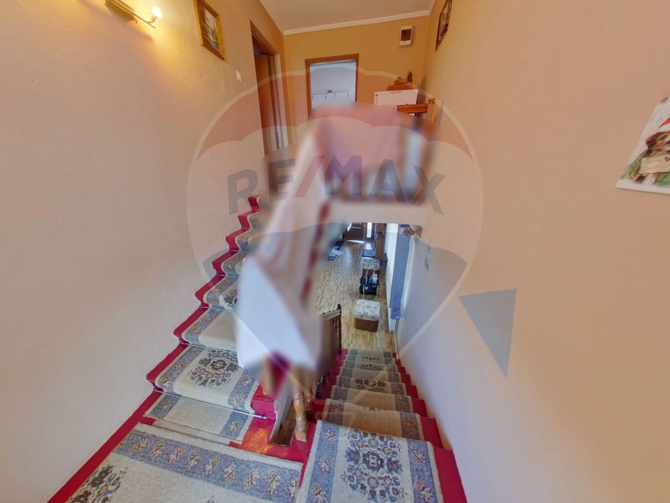 4 room House / Villa for sale, Est area