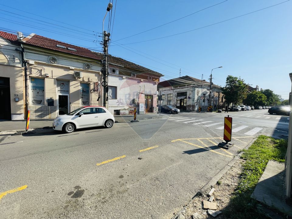 169sq.m Commercial Space for sale, Ultracentral area
