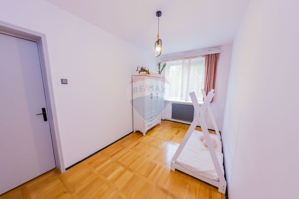 Apartament cu 3 camere devanzare Victor Babeș etaj 1