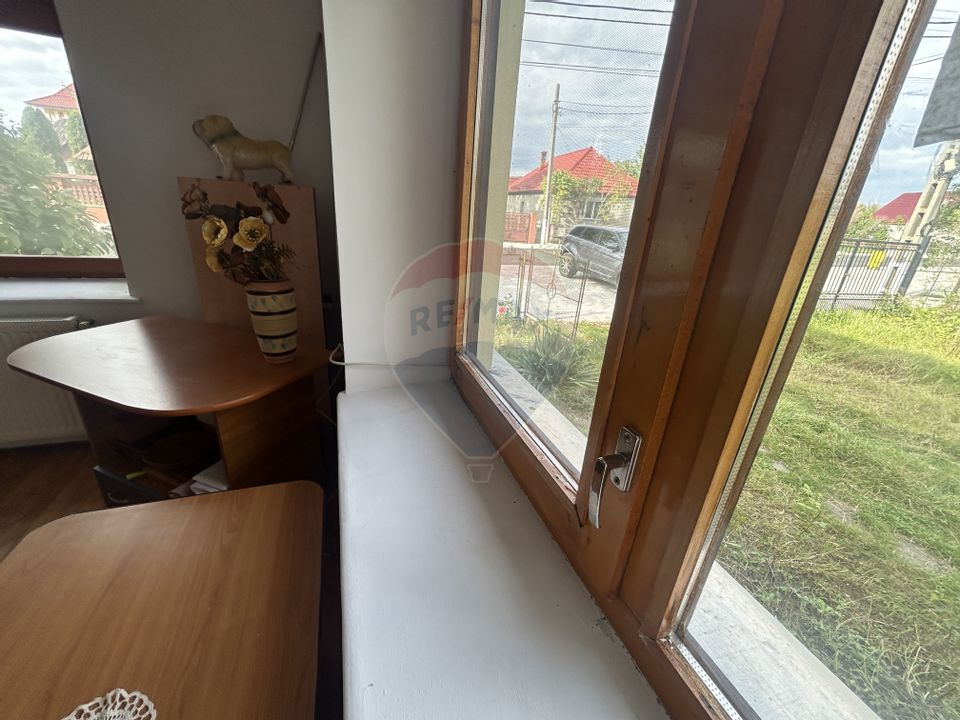 Casa - sura cu 16 ari teren de vânzare în Buşag