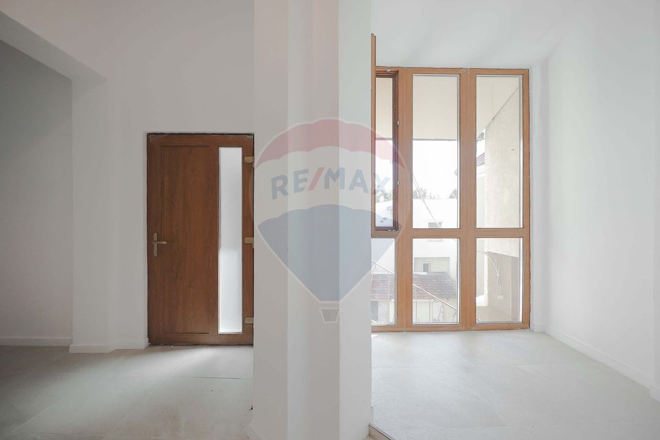 Apartament cu 2 camere de vânzare în zona Ultracentralǎ