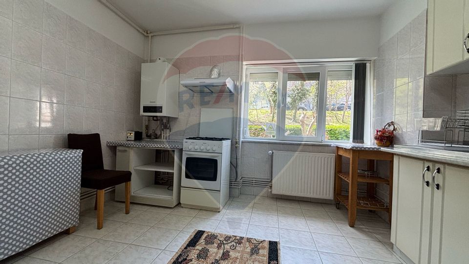 Apartament 2 camere de inchiriat-Faleza Nord in prima linie la mare