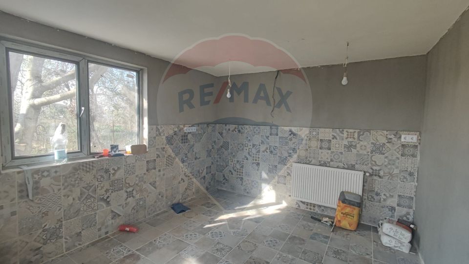 Casă 5 camere 2324 mp teren de vânzare Fughiu-Osorhei 12 km de Oradea