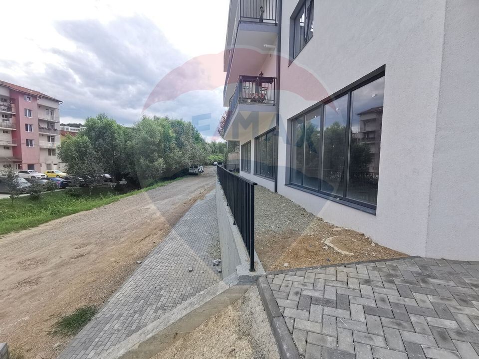 Spatiu comercial, de vanzare, 215 mp, Floresti