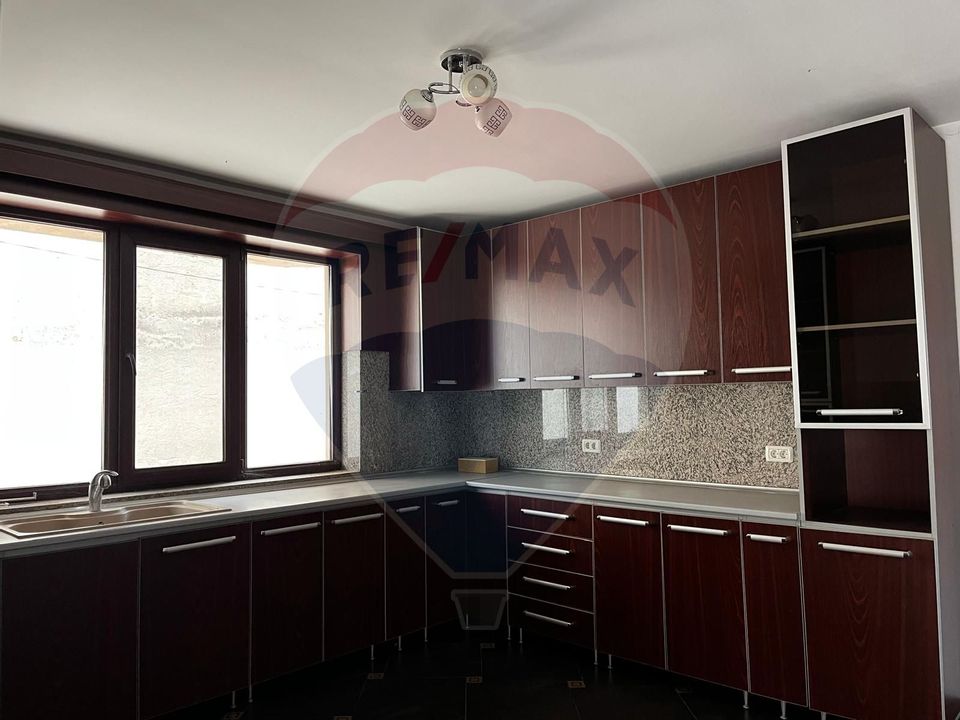 4 room Hotel / Pension for rent