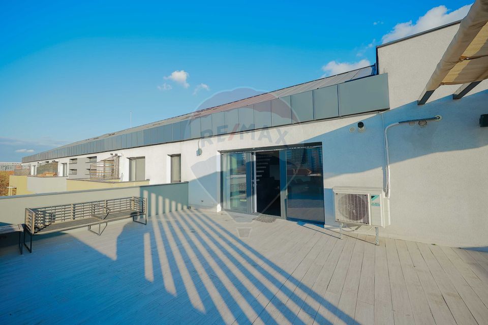 Loft penthouse, 3 rooms, on two levels, with terraces of 108 sqm