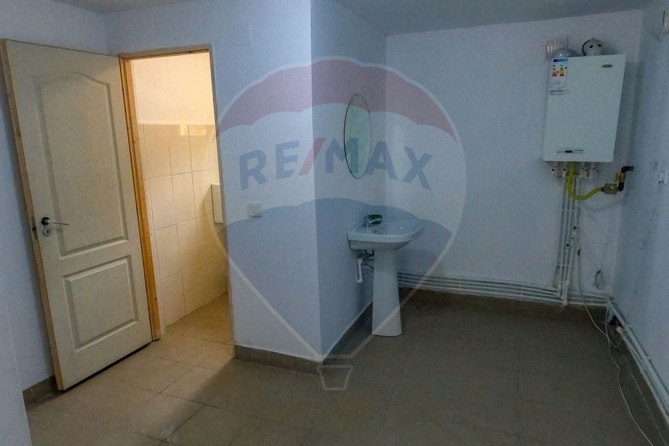 100sq.m Commercial Space for rent, Central area