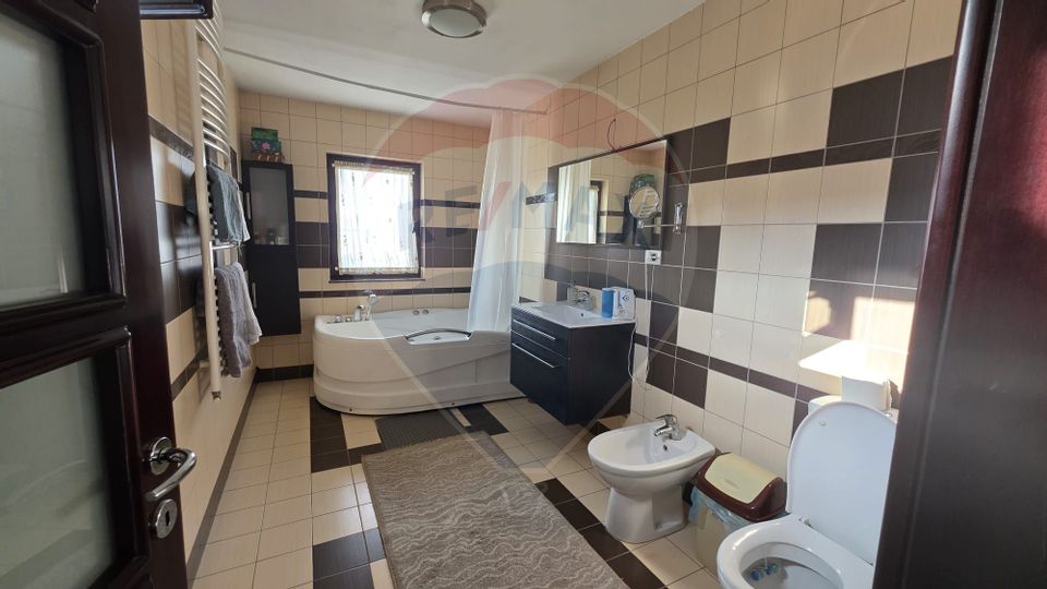 7 room House / Villa for sale, Nord-Est area