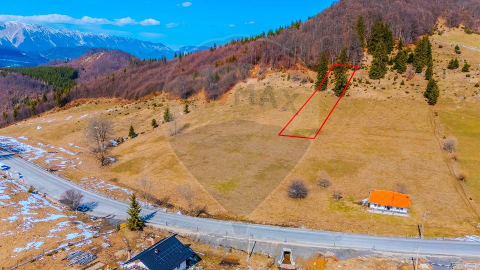 Land 2,028sqm Fundata / DN DN73