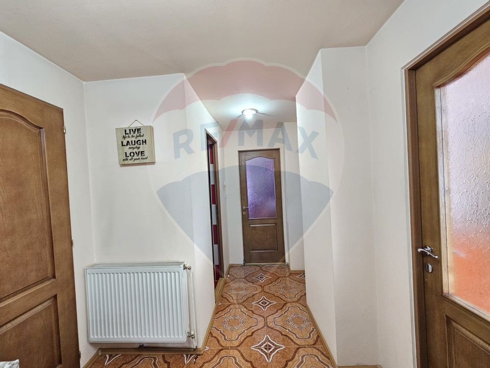 Apartament 102 mp
