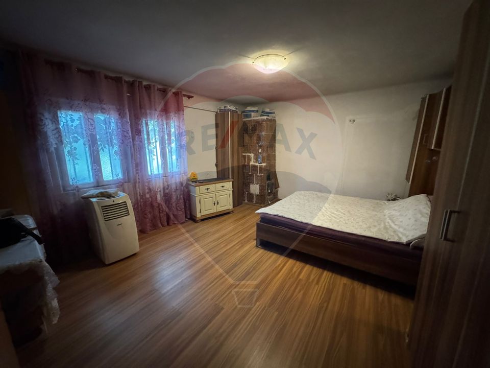 Casă / Vilă cu 4 camere într-o zonă excelentă din Focșani